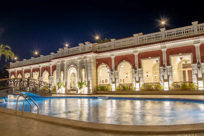 Helnan Palace illuminated courtyard