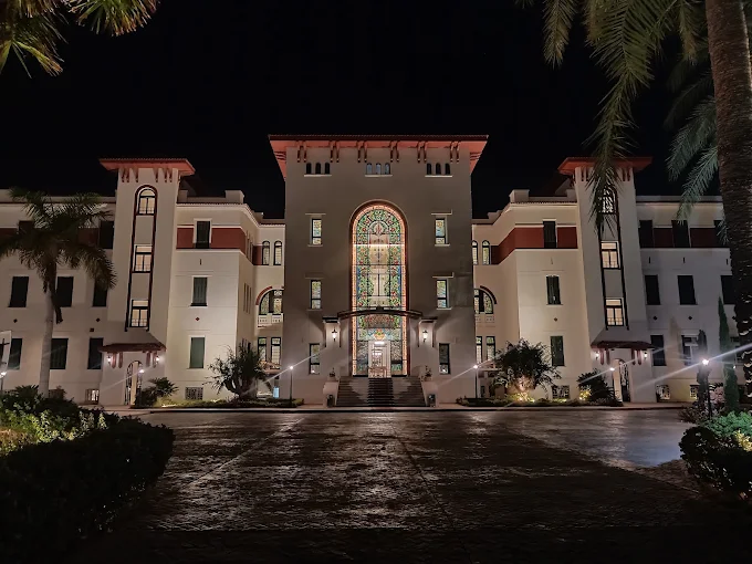 Helnan Palace – Montaza exterior at night